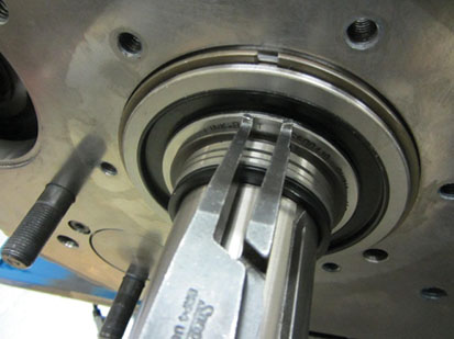 _Graphics/Web/TRSM0970_Main Case Counter Shaft Installation 7.jpg